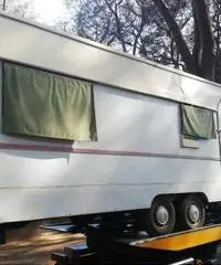 Roulotte rimorchio 7 metri Roulotte rimorchio 7 metri