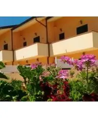 VILLETTA A SCHIERA e PISCINA a 150 MT DAL MARE VILLETTA A SCHIERA e PISCINA a 150 MT DAL MARE