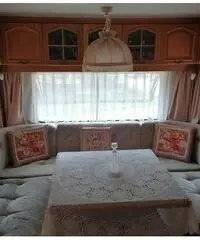 Roulotte con preingresso e pompeiana camping Roana