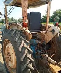 Trattore Ford 5000 cv66