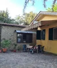 Villa con giardino