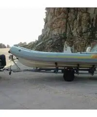 Gommone DELPHIN 575 motore e carrello