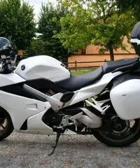 Moto VFR 800