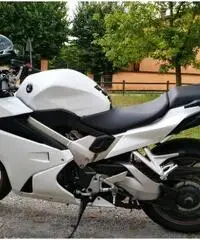Moto VFR 800