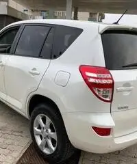 TOYOTA RAV4 2.2 D4D 4x4 DA VETRINA VERAMENTE
