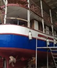 Barca 22m per 80 posti