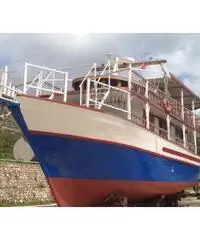 Barca 22m per 80 posti