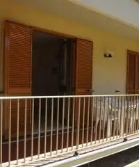 V57 - Trilocale ristrutturato in villaggio