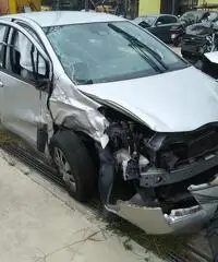 Compro auto incidentate t 3355609958 Compro auto incidentate t 3355609958