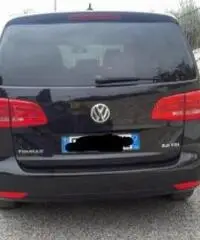 VOLKSWAGEN Touran - 2012