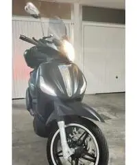 Piaggio beverly 350 police 2019 pari al nuovo Piaggio beverly 350 police 2019 pari al nuovo