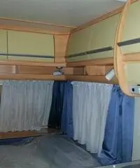 Caravan fendt 420 bianco