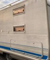 Camper mansardato Elnagh King 671 Camper mansardato Elnagh King 671