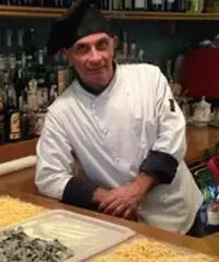 Friggitore , cuoco primi espressi , mastro pastaio Friggitore , cuoco primi espressi , mastro pastaio