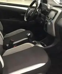 TOYOTA Aygo 1.0 VVT-i 69 CV 5 porte X-PLAY TOUCH