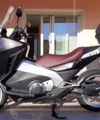 Honda Integra 700- 2013 - Uniprop. 11600 km