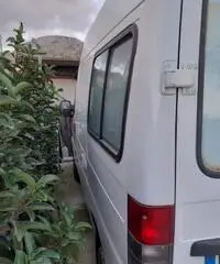 Mini van camperizzata ambulanza