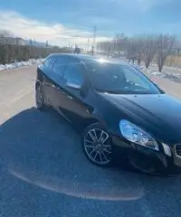 Volvo V60 R-Design