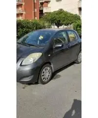 TOYOTA Yaris - 2009