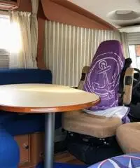 Hymer B 594 robusto e completamente attrezzato