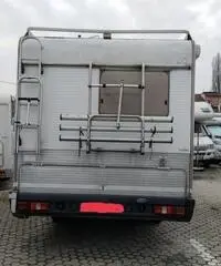 Camper mansardato