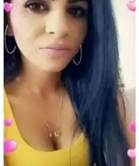 Ragazza Rumena pulizie babysitter Ragazza Rumena pulizie babysitter