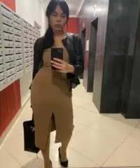 ragazza in cerca di una relazione seria