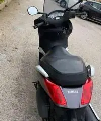 Yamaha x-max 125