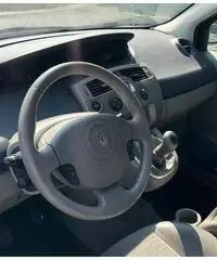 Renault Scenic 1.6 DYNAMIQUE 16v Gomme seminuove Renault Scenic 1.6 DYNAMIQUE 16v Gomme seminuove