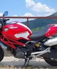 Ducati Monster 696 Plus