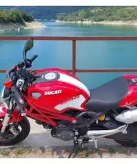 Ducati Monster 696 Plus