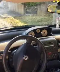 Lancia Y Anno 2004