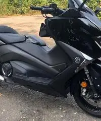 Compro moto incidentate maxi scooter T 3339661249 Compro moto incidentate maxi scooter T 3339661249