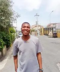 Un simpatico nigeriano con le vibrazioni calde