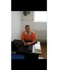 Cerco una donna seria per una relazione seria.