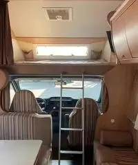 Camper Laika X700: 5 posti, doppia dinette