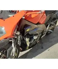Aprilia tuono incidentata