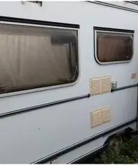 ROULOTTE LAIKA POLAR 44 + MOBILI e ELEMENTI