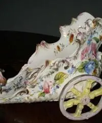 Raffinata ceramica “Carro con uccelli” di Nove '800 - Vicenza Raffinata ceramica “Carro con uccelli” di Nove '800 - Vicenza