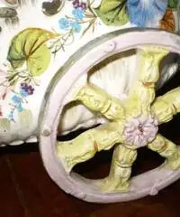 Raffinata ceramica “Carro con uccelli” di Nove '800 - Vicenza Raffinata ceramica “Carro con uccelli” di Nove '800 - Vicenza
