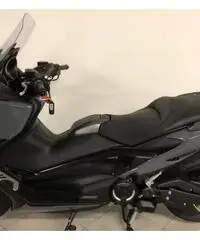 YAMAHA T-Max 560 Scooter