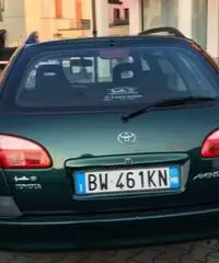 TOYOTA Avensis familiare - 2002