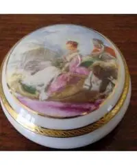 Scatolina in porcellana di Limoges - Roma Scatolina in porcellana di Limoges - Roma