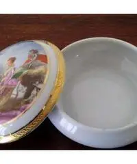 Scatolina in porcellana di Limoges - Roma Scatolina in porcellana di Limoges - Roma