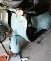 2 vespe una 50 e una 125 2 vespe una 50 e una 125