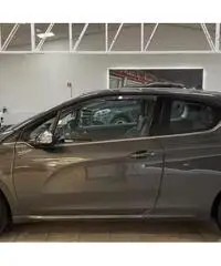 Peugeot 208 3p 1.2 (vti) 12v 82CV per neopatentati Peugeot 208 3p 1.2 (vti) 12v 82CV per neopatentati