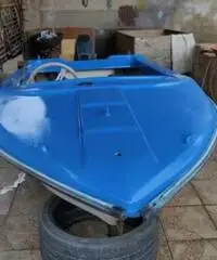 Barca a motore
