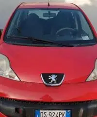 Peugeot 107 1.4 HDi 5 porte Peugeot 107 1.4 HDi 5 porte