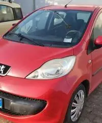 Peugeot 107 1.4 HDi 5 porte Peugeot 107 1.4 HDi 5 porte