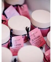 Venditrice cosmetica naturale Venditrice cosmetica naturale